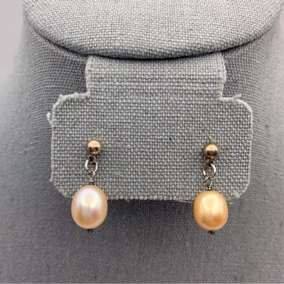 Two Tone White Faux Pearl Stud Earrings - Picture 1 of 7